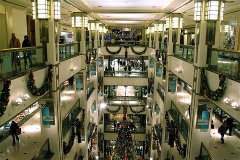 the 900 shops mall chicago.